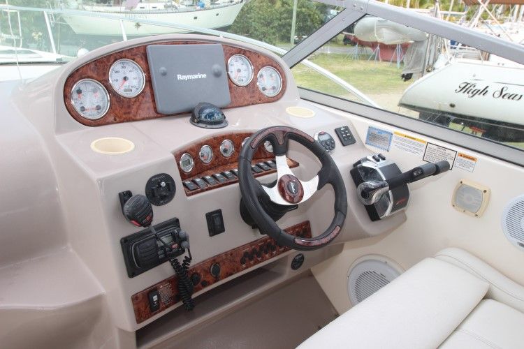 Rinker 360 Fiesta Vee
