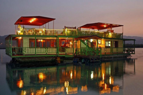 Houseboat-Jamaica_54_990x660_201406020024
