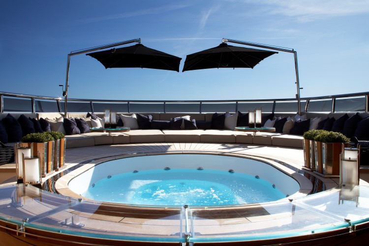 Sealyon 62 -sundeck Jacuzzi