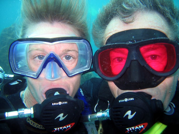 colin-and-penny-underwater