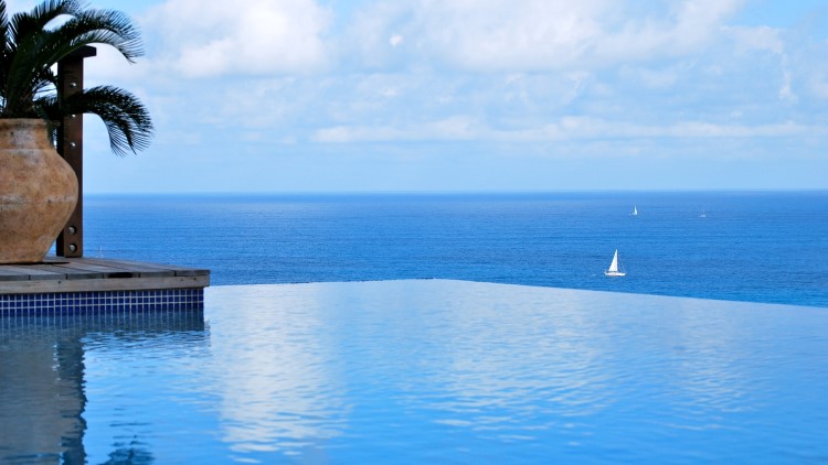 Pool edge 1