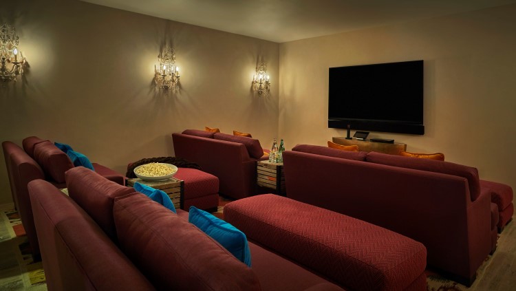 brise-de-mer-theatre-room